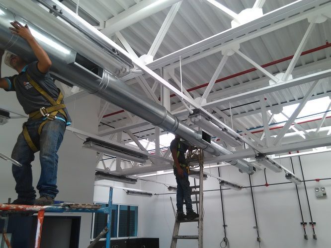 Diseño y Construcción de Sistema de Extracción Forzada para Laboratorio